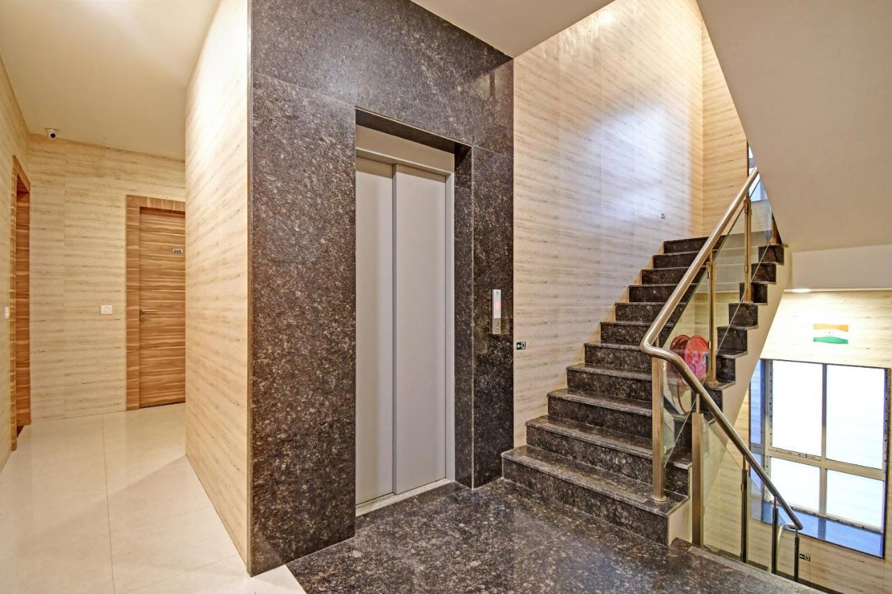 Super Townhouse Hotel All In One Near City Centre Salt Lake Salt Lake City Buitenkant foto