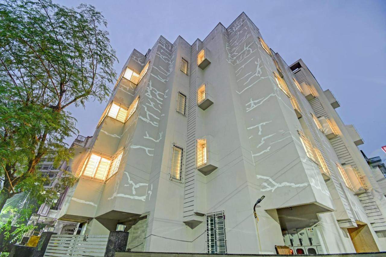 Super Townhouse Hotel All In One Near City Centre Salt Lake Salt Lake City Buitenkant foto