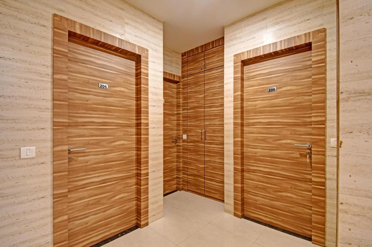 Super Townhouse Hotel All In One Near City Centre Salt Lake Salt Lake City Buitenkant foto