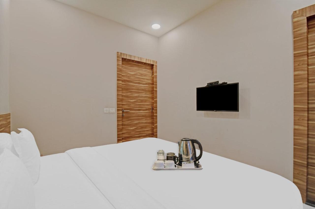 Super Townhouse Hotel All In One Near City Centre Salt Lake Salt Lake City Buitenkant foto