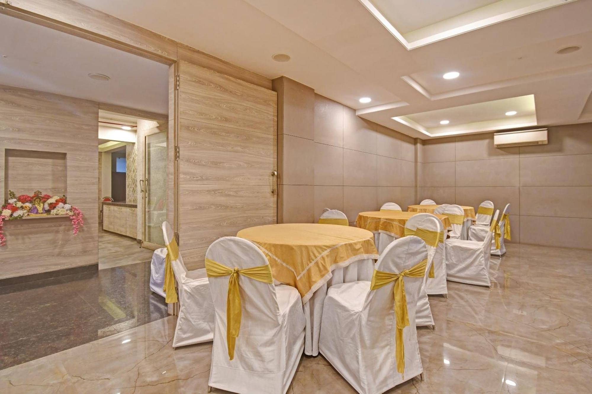 Super Townhouse Hotel All In One Near City Centre Salt Lake Salt Lake City Buitenkant foto